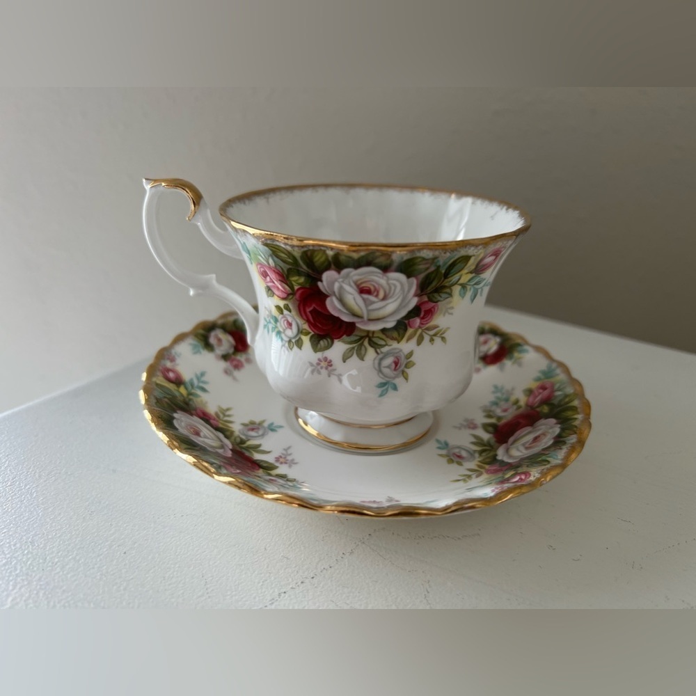 Royal Albert Celebration Bone China England Tea Cup & Saucer Set | Roses